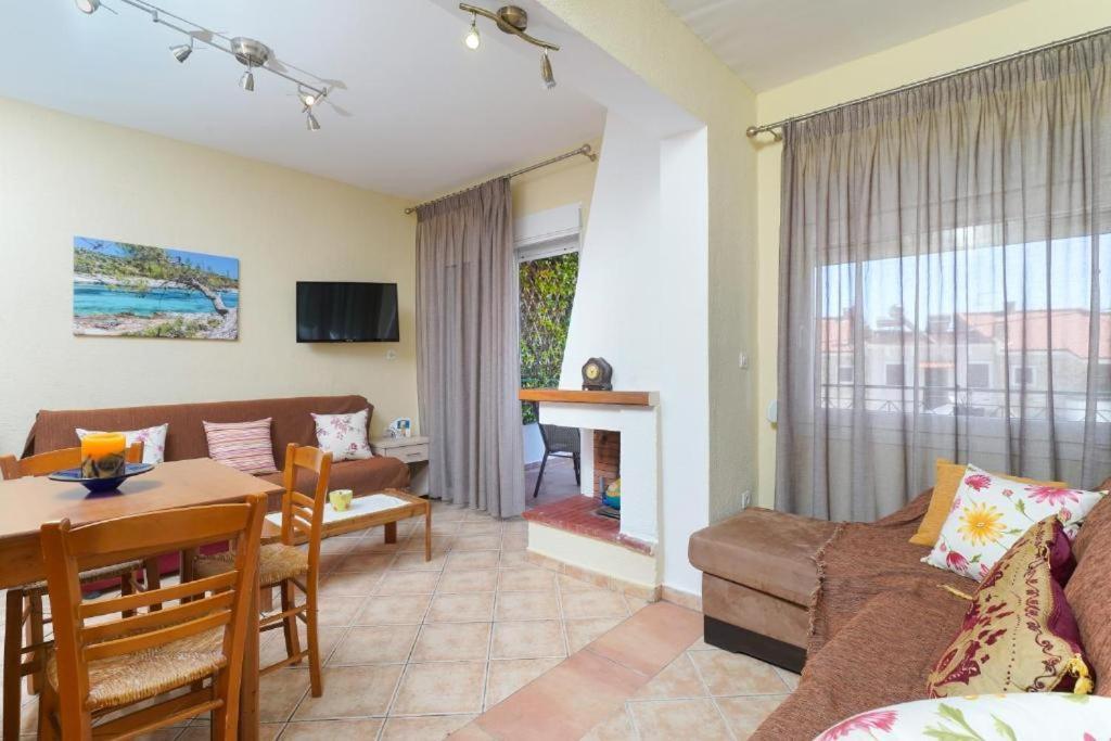 Golden Beach Maisonettes Villa Chrisi Ammoudia Værelse billede
